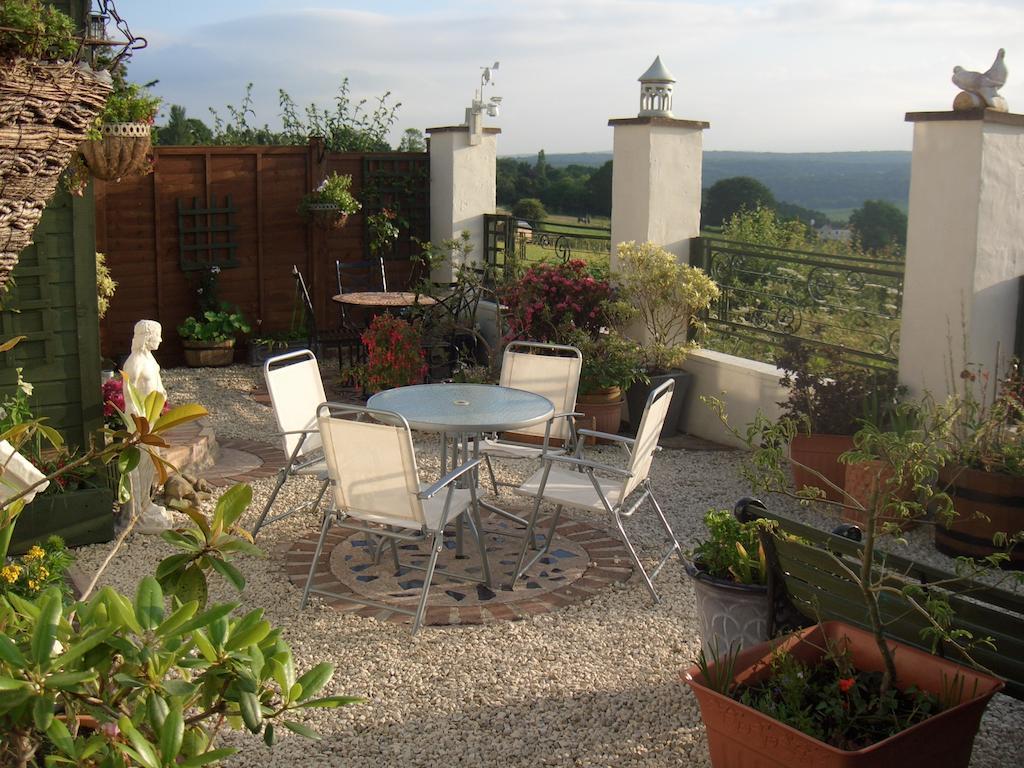 Dean Valley Panorama Bed & Breakfast Lydney Exterior photo